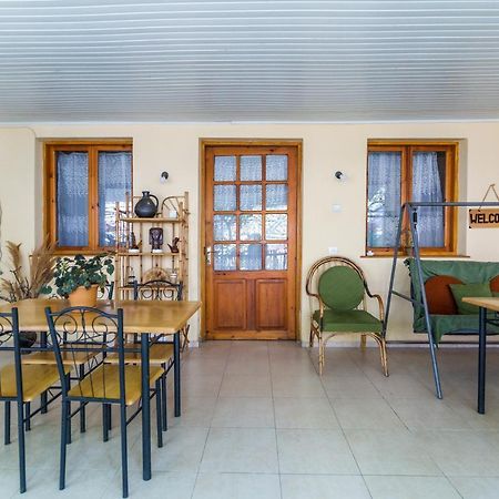 The Kiwi House Hotel Лагодехи Екстериор снимка