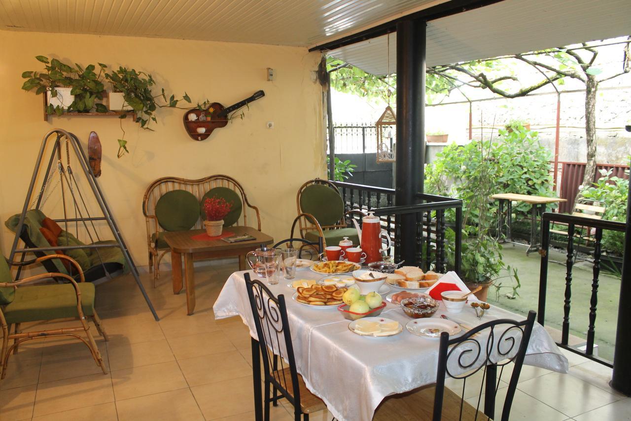 The Kiwi House Hotel Лагодехи Екстериор снимка