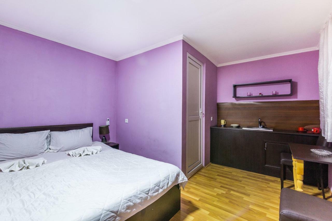 The Kiwi House Hotel Лагодехи Екстериор снимка