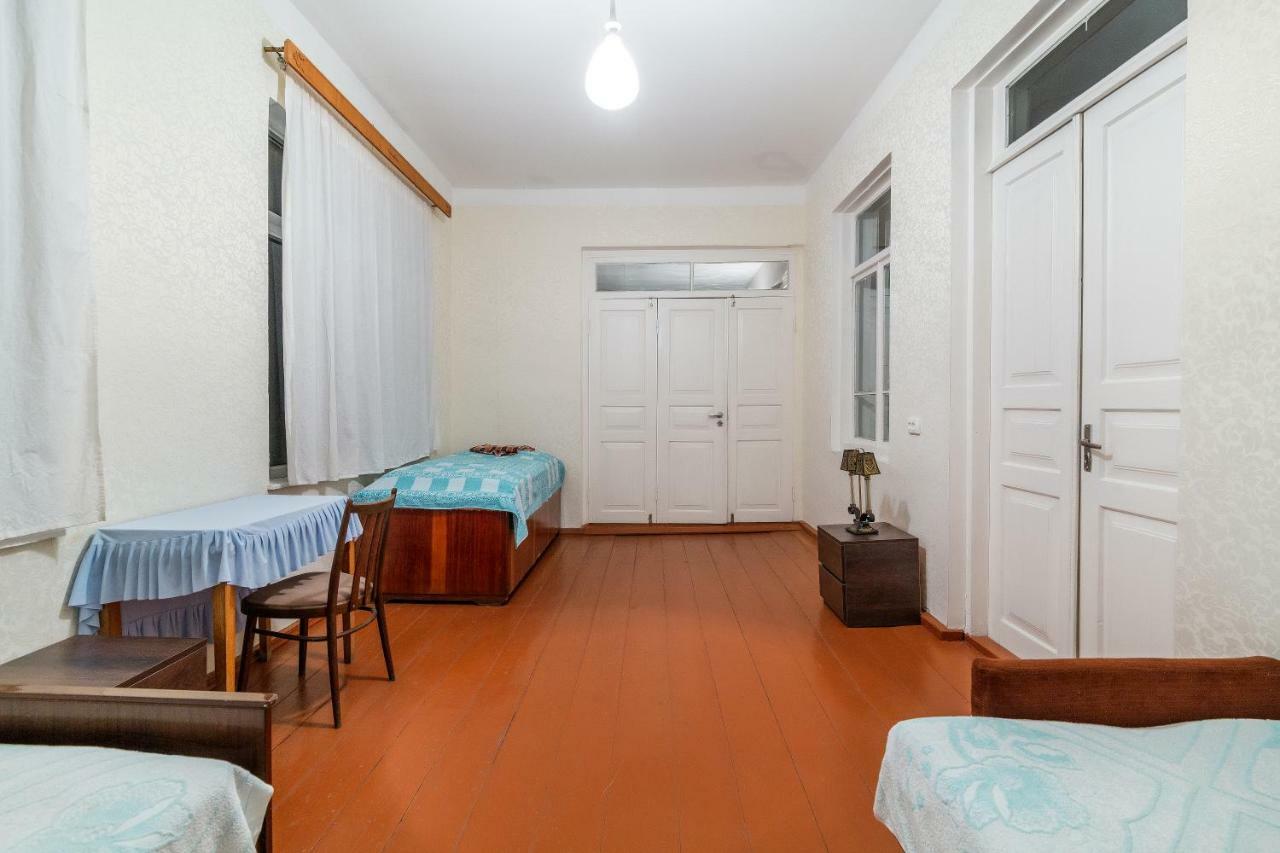 The Kiwi House Hotel Лагодехи Екстериор снимка